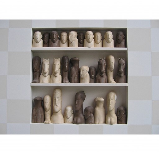 AUSGEDIENT (SCHACHSPIEL) - 2004 - GIPS, HOLZ 64X64X7